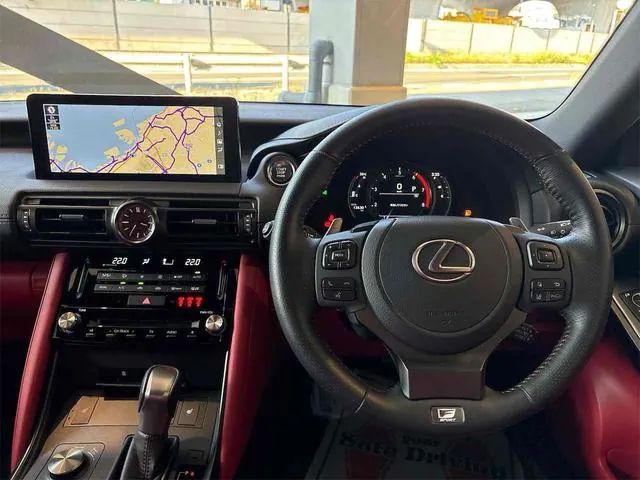 Lexus Is300 2025 photo 2