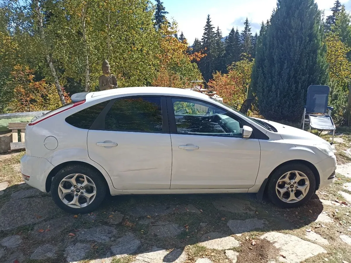 Ford Focus 2009 photo 3