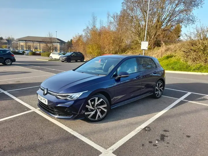 Volkswagen Golf 2024 photo 2