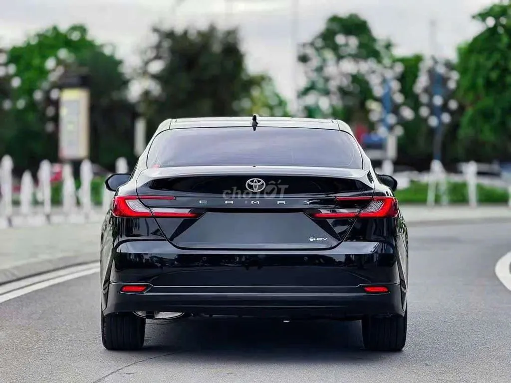 Toyota Camry 2025 photo 4