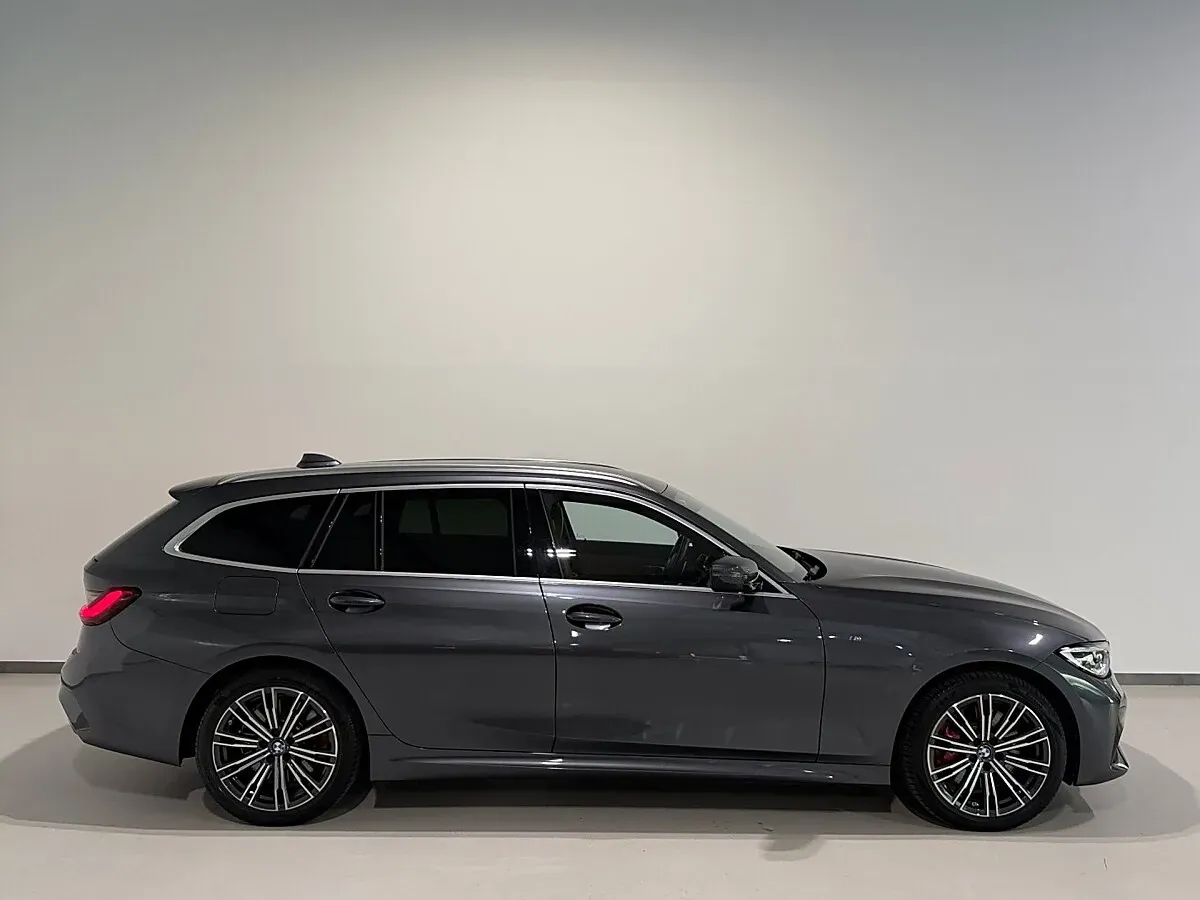 BMW 3 Series 2021 photo 2