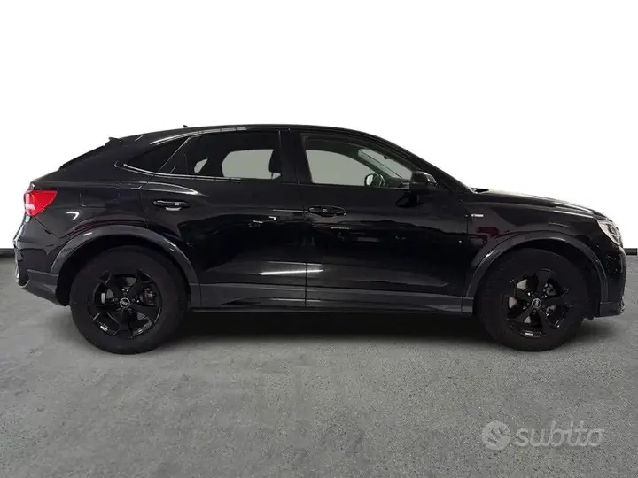 Audi Q3 2022 photo 3
