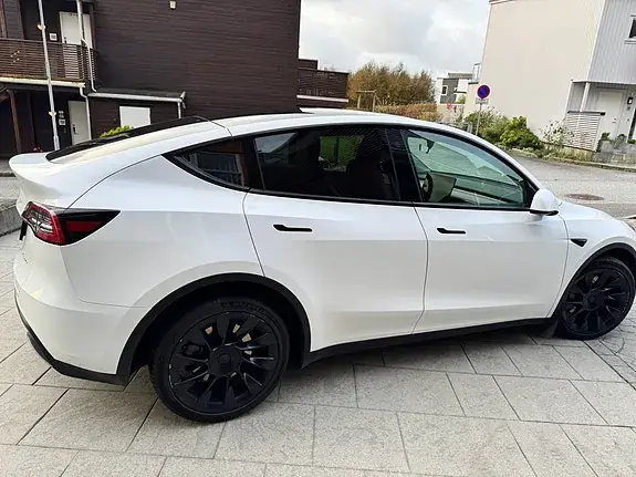 Tesla Model Y 2022 photo 4