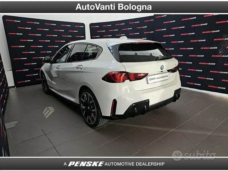 BMW 1 Series 2025 photo 4