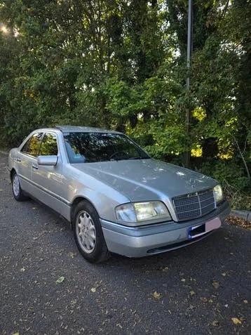 Mercedes-Benz C200