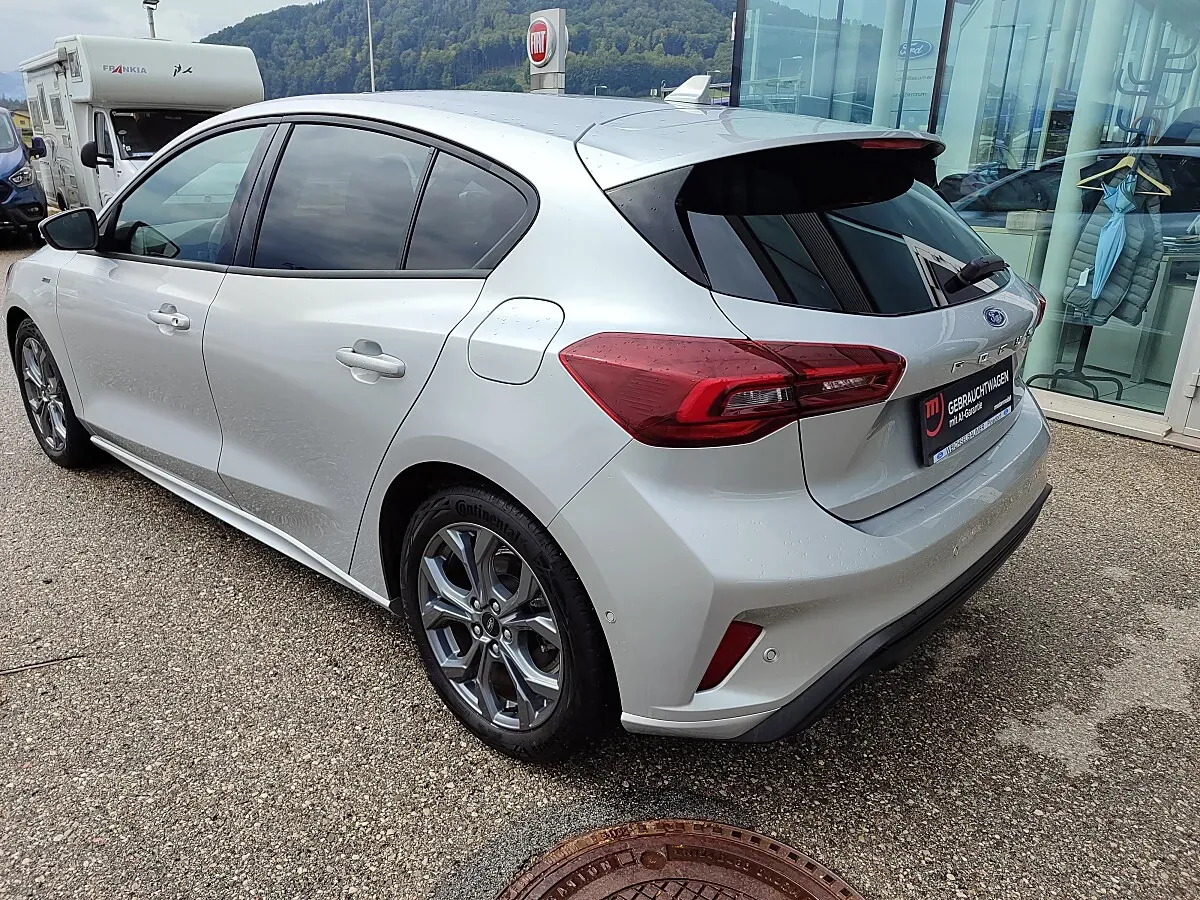 Ford Focus 2023 photo 3