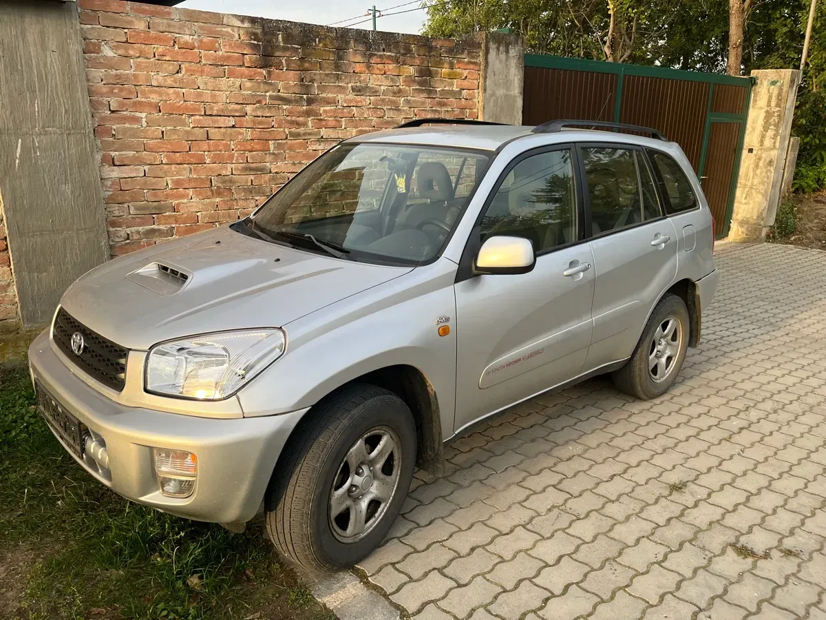 Toyota Rav4 2003 photo 2