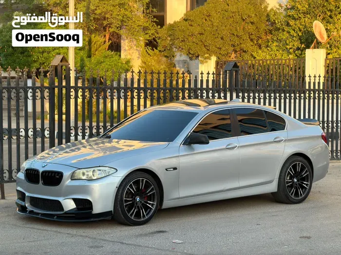 BMW 5 Series 2012 photo 2