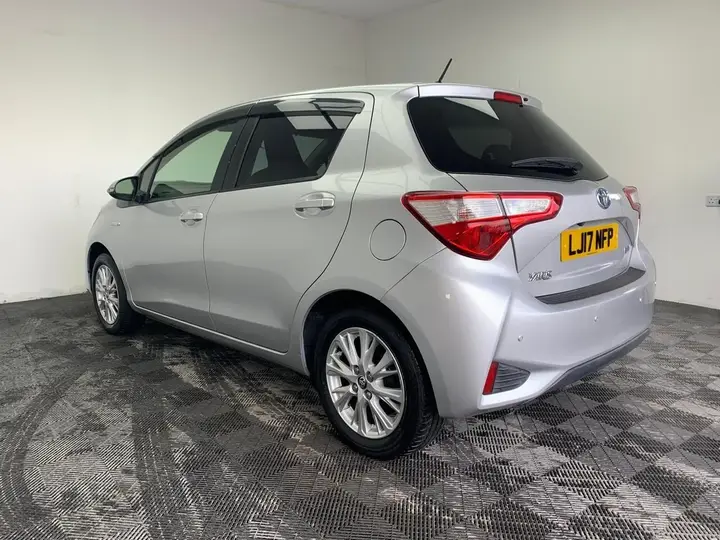 Toyota Yaris 2017 photo 4