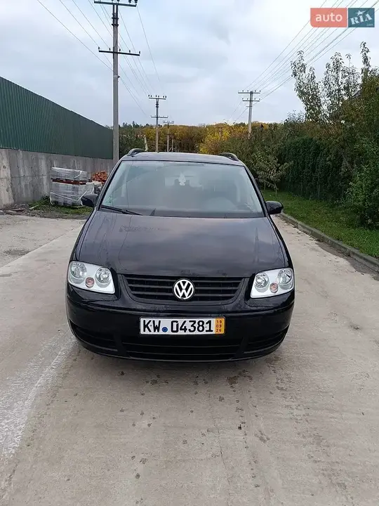 Volkswagen Touran 2006 photo 2