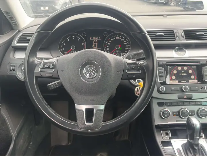 Volkswagen Passat 2014 photo 3