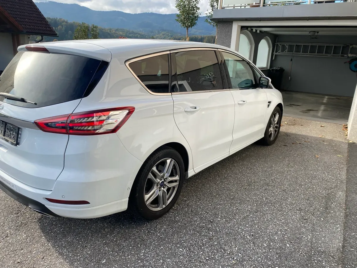 Ford S-Max 2016 photo 2