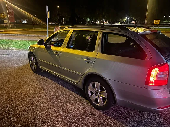 Skoda Octavia 2011 photo 5