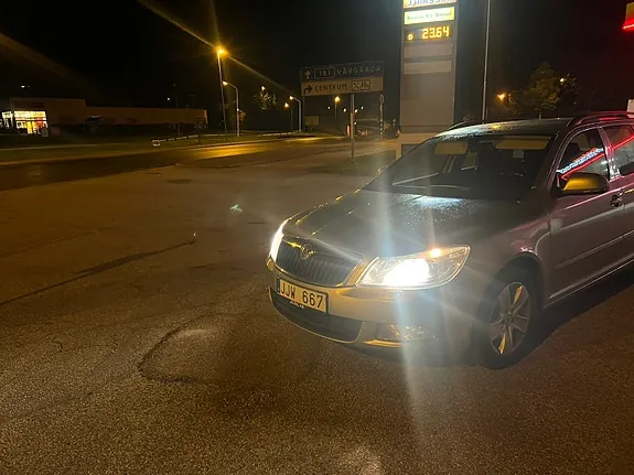 Skoda Octavia 2011 photo 3