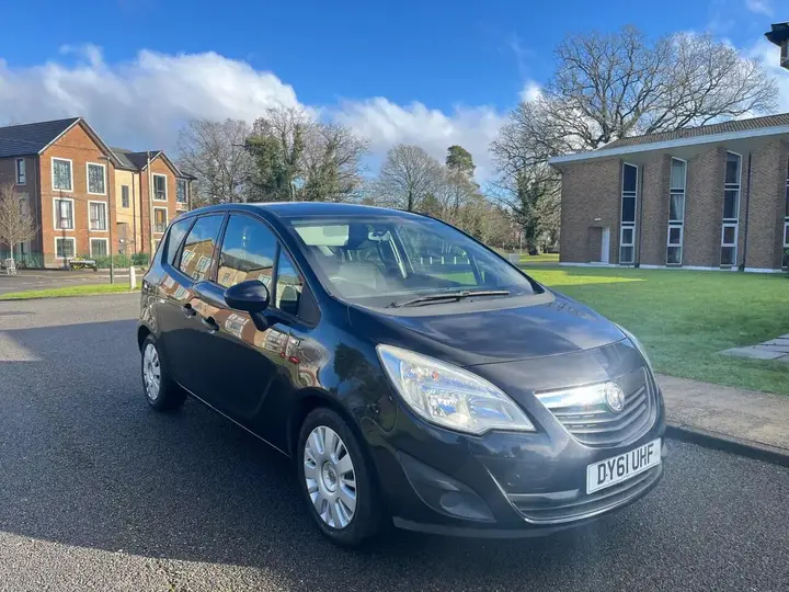 Vauxhall Meriva 2011 photo 2