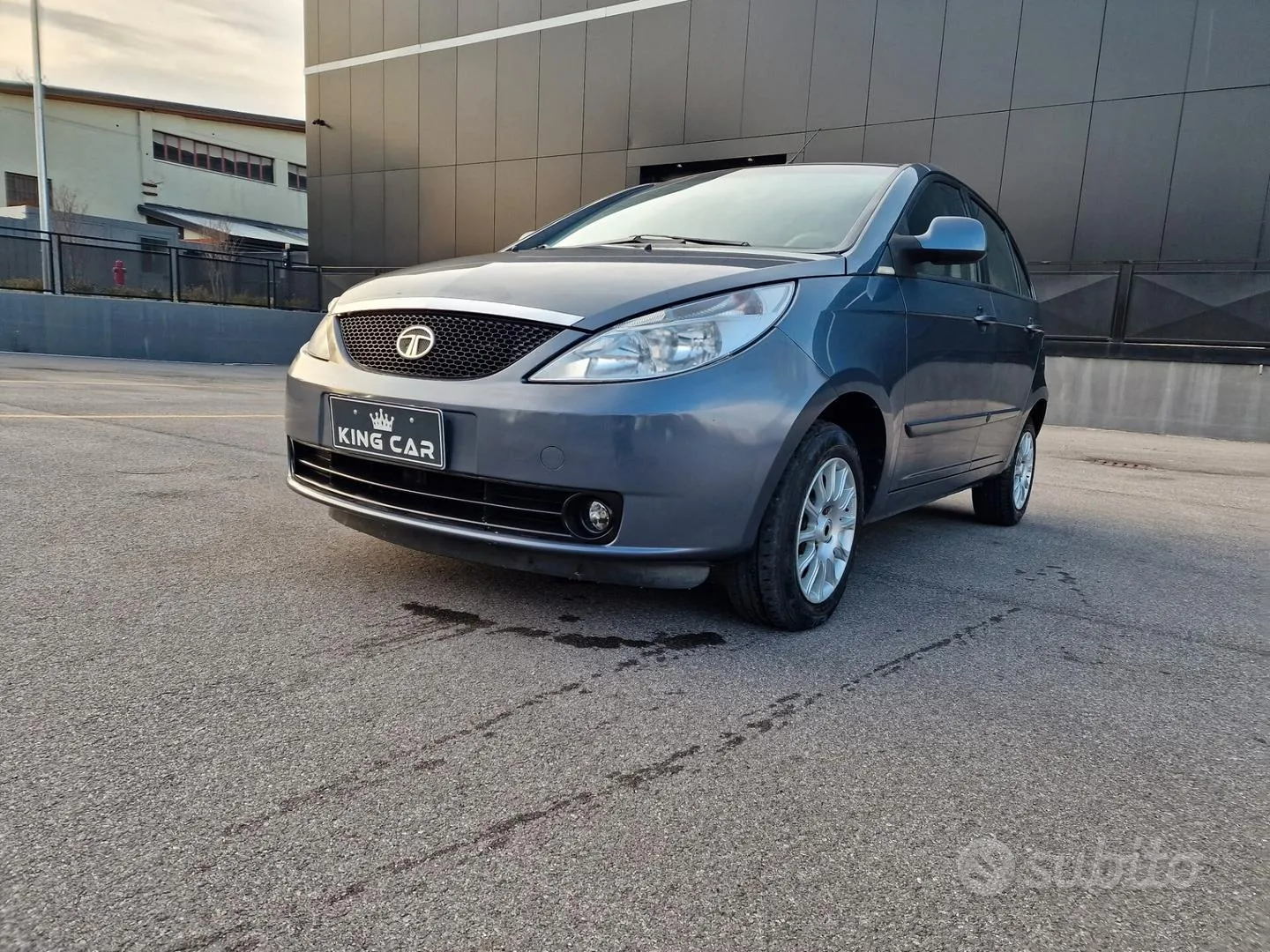Tata Indica 2011 photo 3