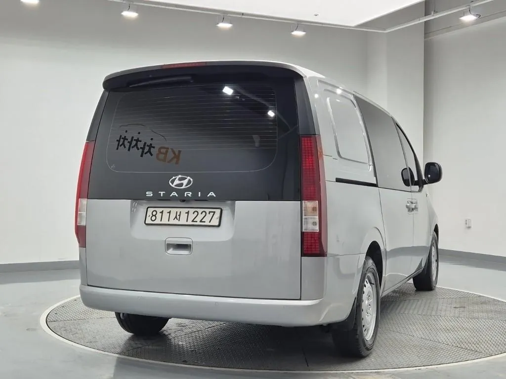 Hyundai Staria 2022 photo 3