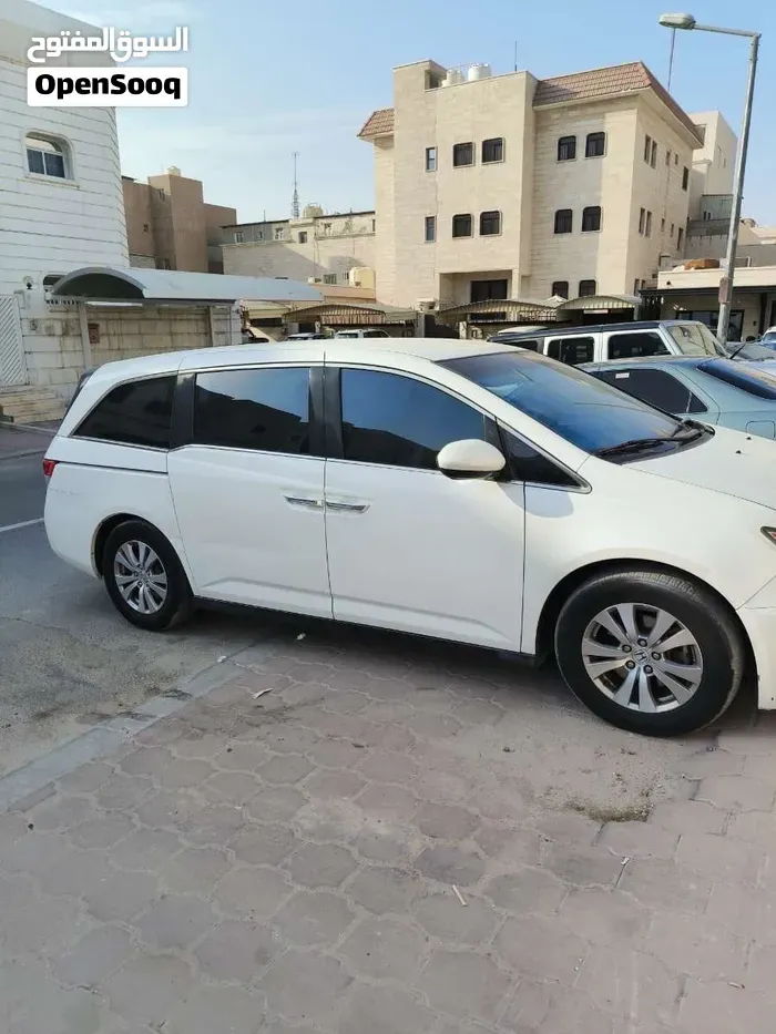 Honda Odyssey 2014 photo 2