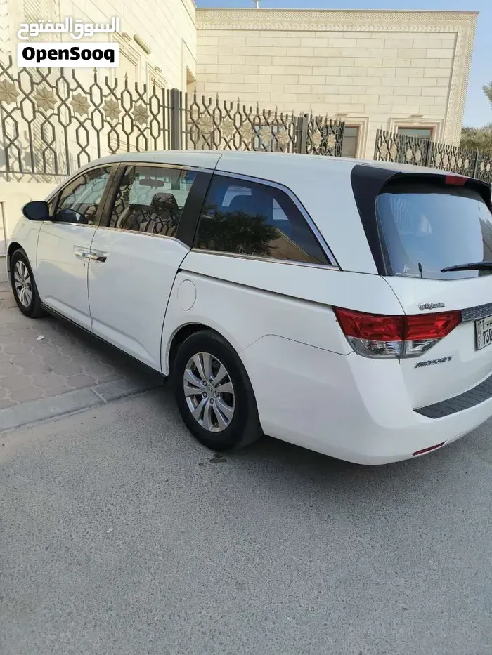 Honda Odyssey 2014 photo 3