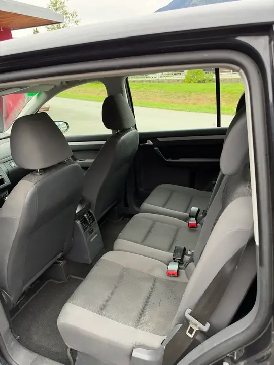 Volkswagen Touran 2014 photo 3