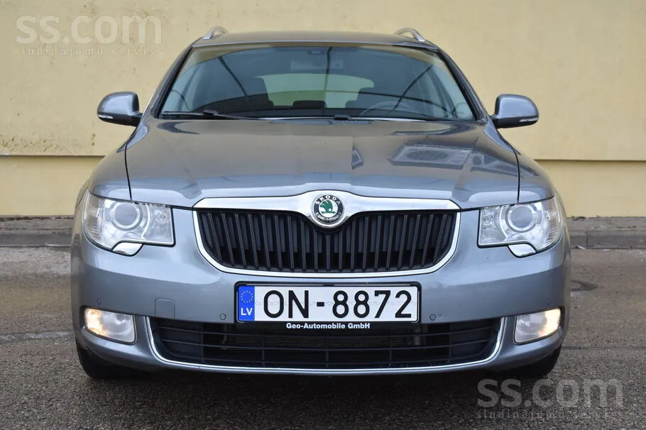 Skoda Superb 2012 photo 3