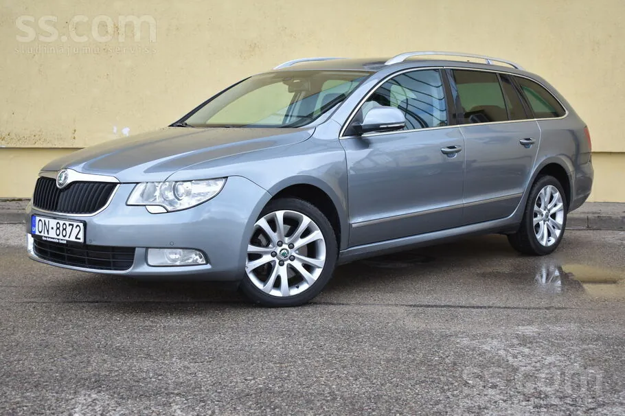 Skoda Superb 2012 photo 4