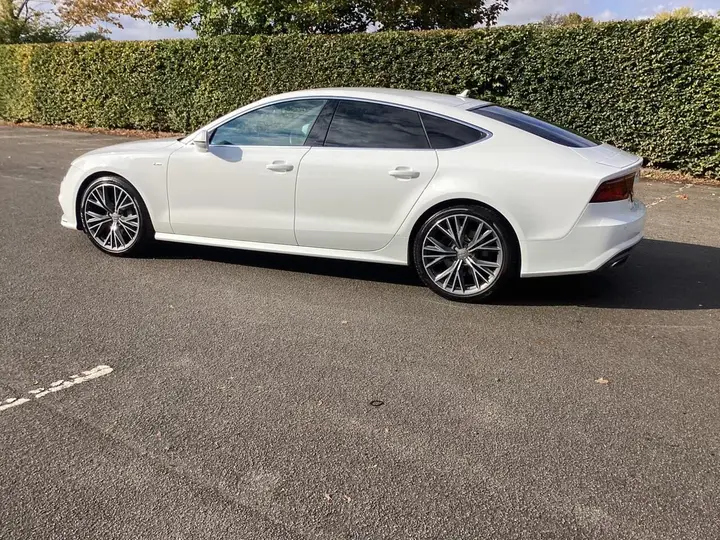 Audi A7 2014 photo 2
