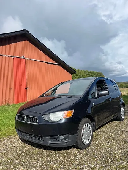 Mitsubishi Colt 2010 photo 2