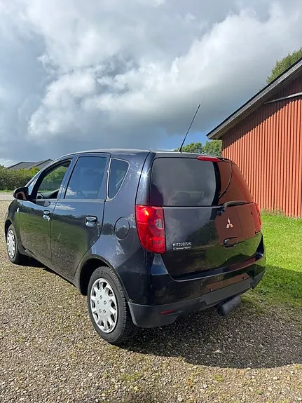 Mitsubishi Colt 2010 photo 3