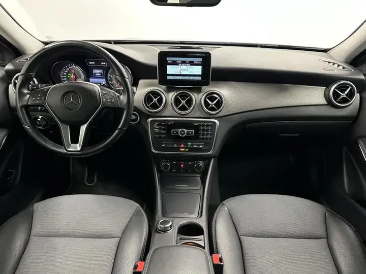 Mercedes-Benz Gla 2014 photo 2