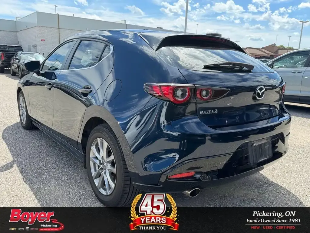 Mazda 3 2024 photo 2