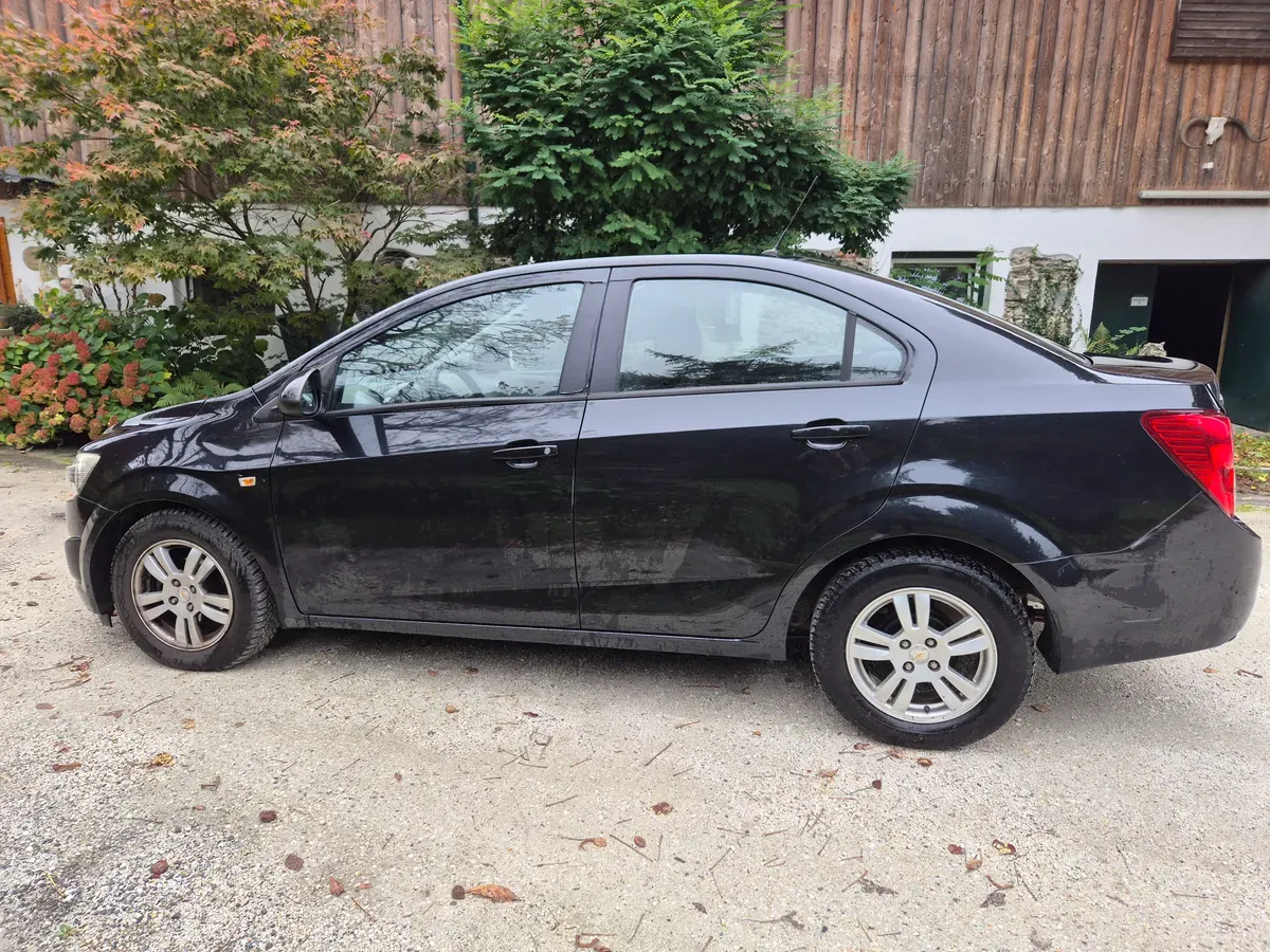 Chevrolet Aveo 2011 photo 2