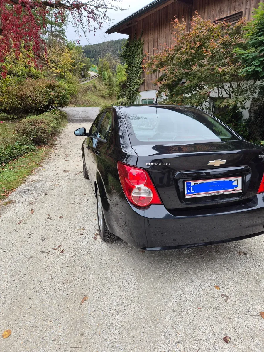 Chevrolet Aveo 2011 photo 3