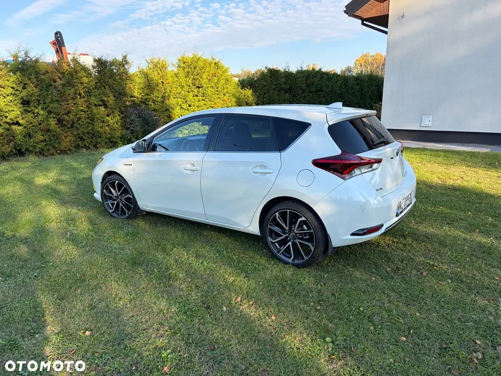 Toyota Auris 2016 photo 3