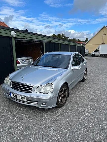 Mercedes-Benz C180