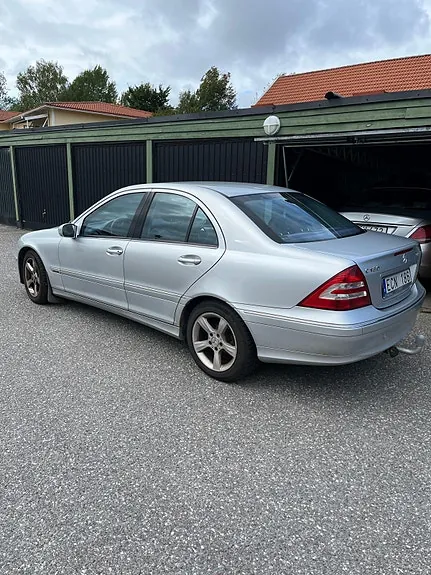 Mercedes-Benz C180 2006 photo 2