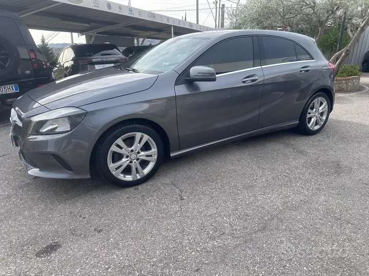 Mercedes-Benz A 180 2016 photo 2