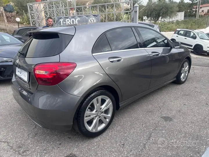 Mercedes-Benz A 180 2016 photo 5