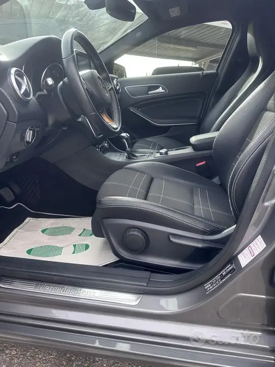 Mercedes-Benz A 180 2016 photo 3