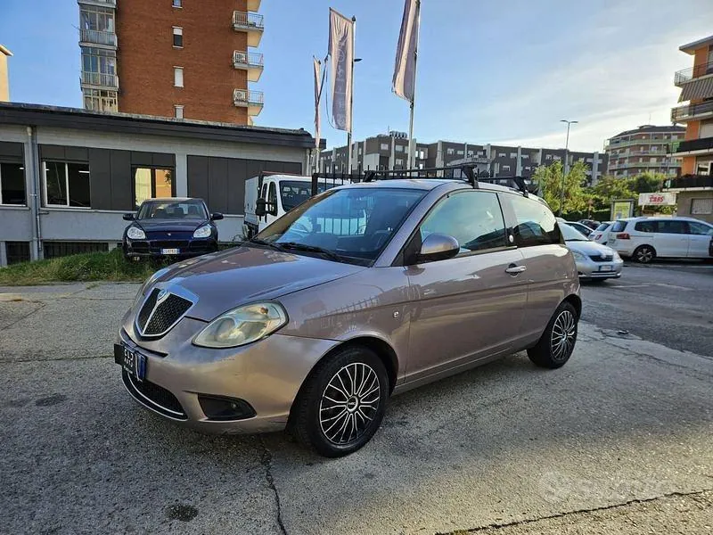 Lancia Ypsilon