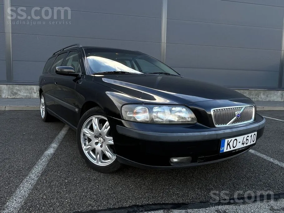 Volvo V70 2004 photo 2