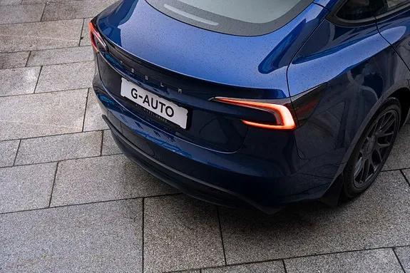 Tesla Model 3 2024 photo 5
