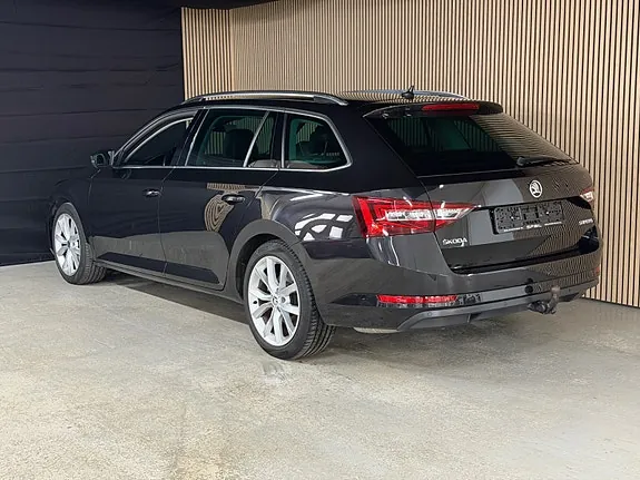 Skoda Superb 2017 photo 5