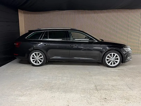 Skoda Superb 2017 photo 3