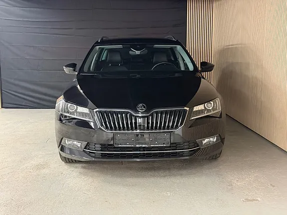 Skoda Superb 2017 photo 2