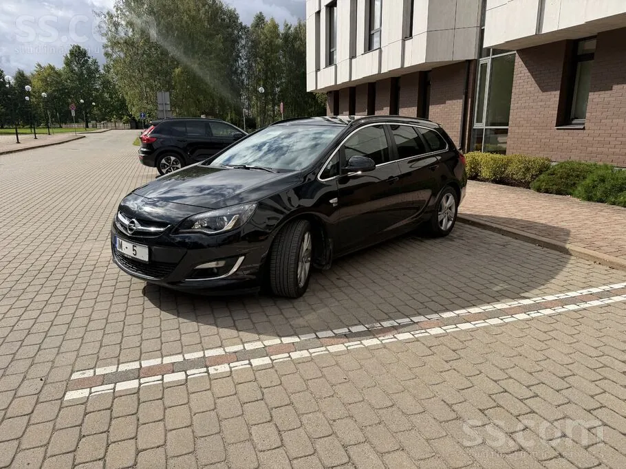 Opel Astra 2012 photo 4