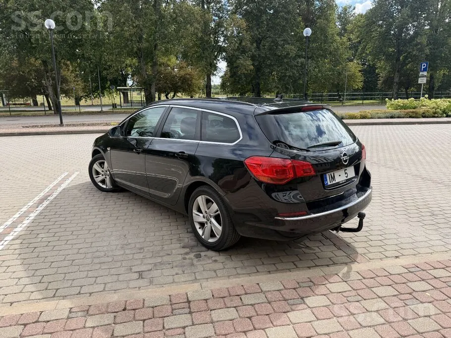 Opel Astra 2012 photo 3