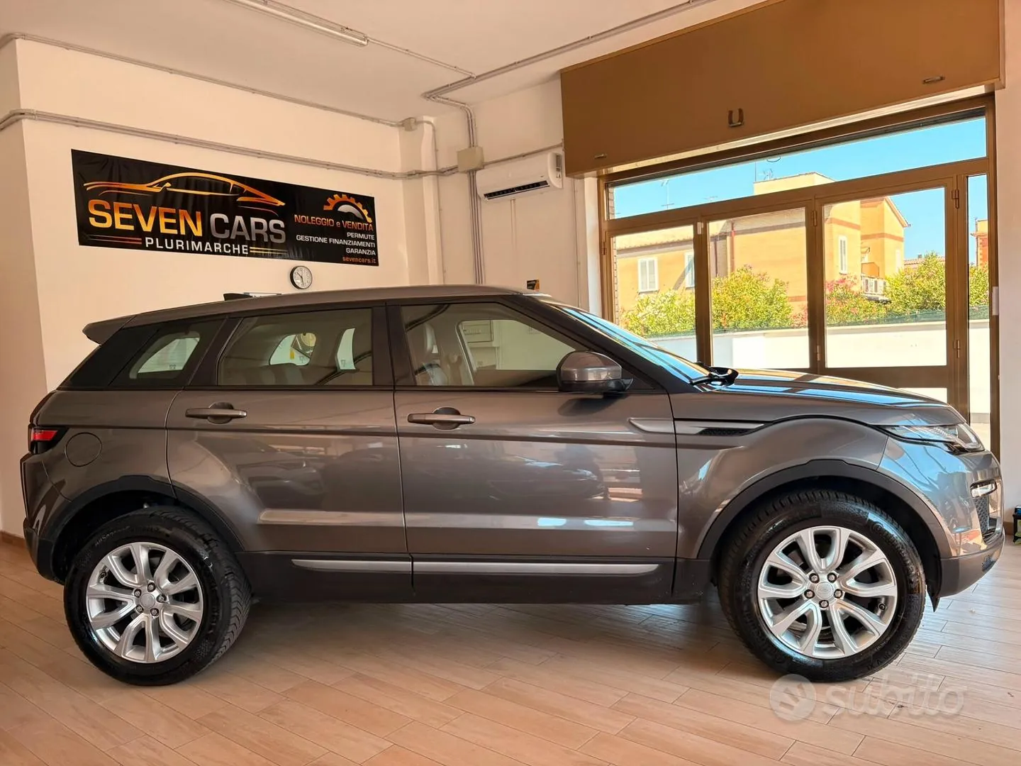 Land Rover Range Rover Evoque 2018 photo 5