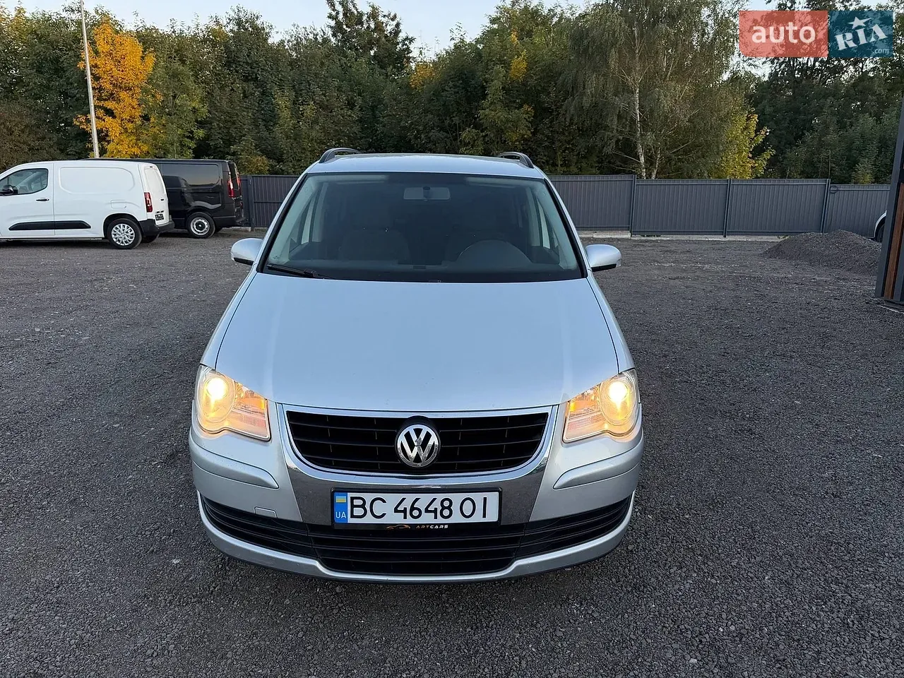 Volkswagen Touran 2008 photo 2