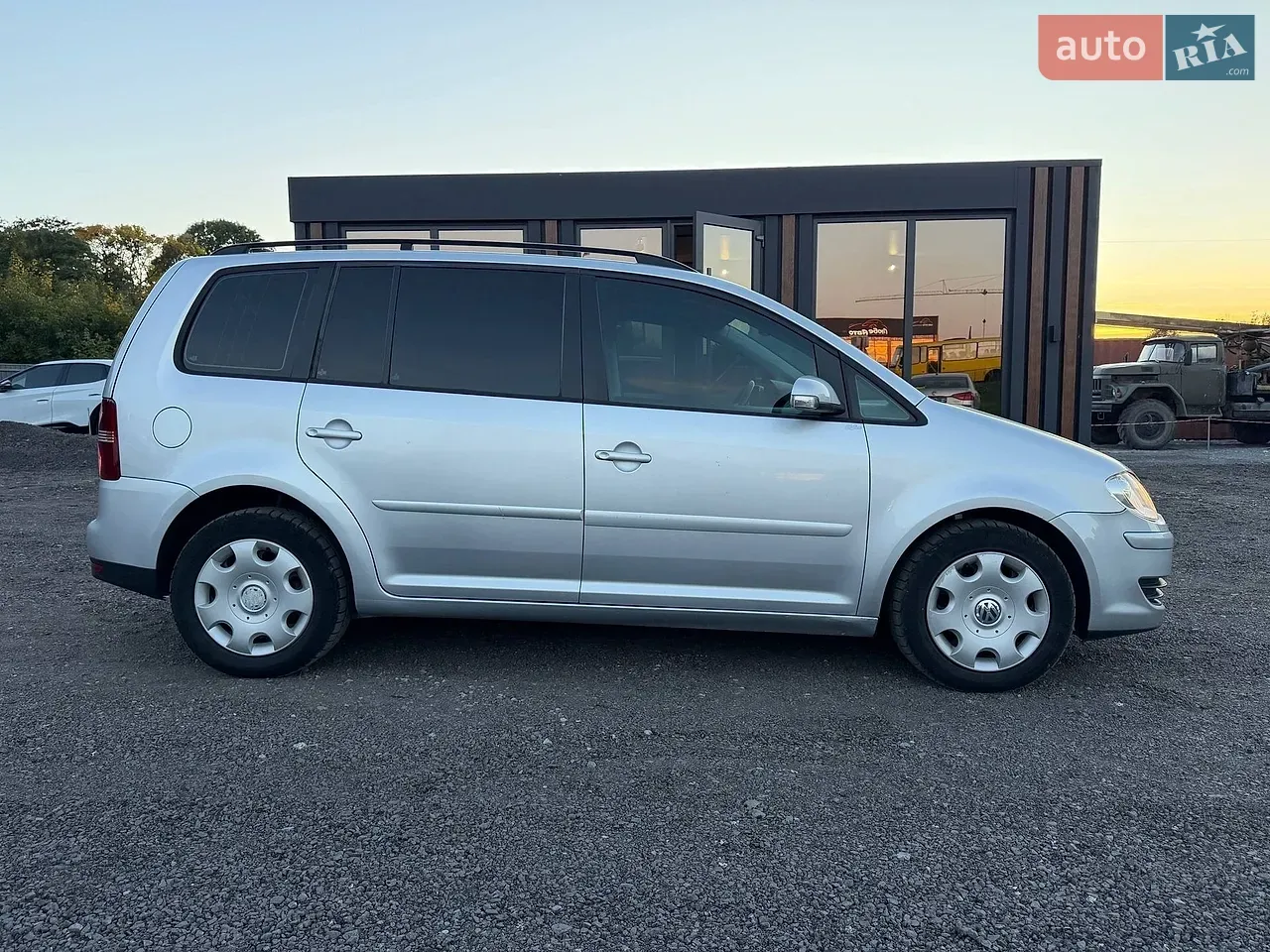 Volkswagen Touran 2008 photo 4